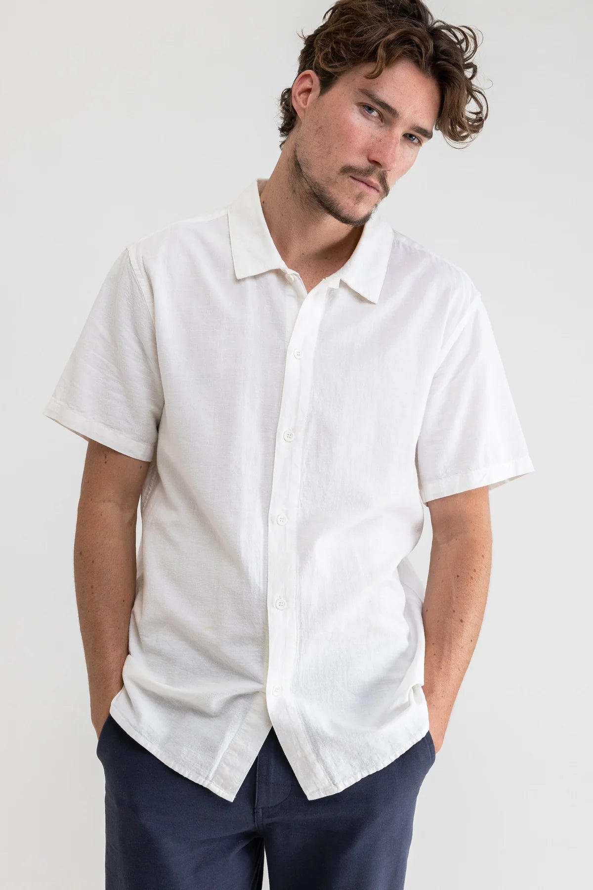 Classic Linen Short-Sleeve Shirt