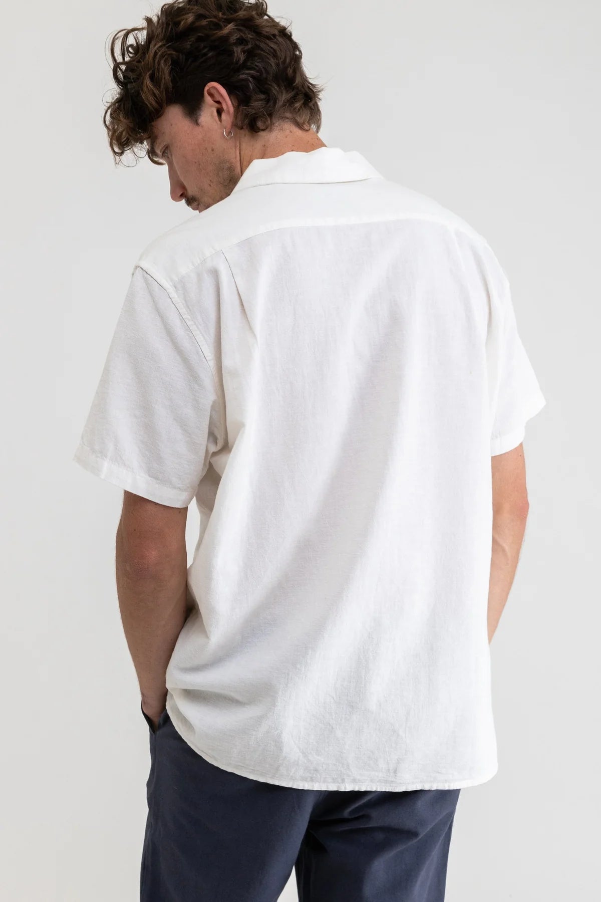 Classic Linen Short-Sleeve Shirt