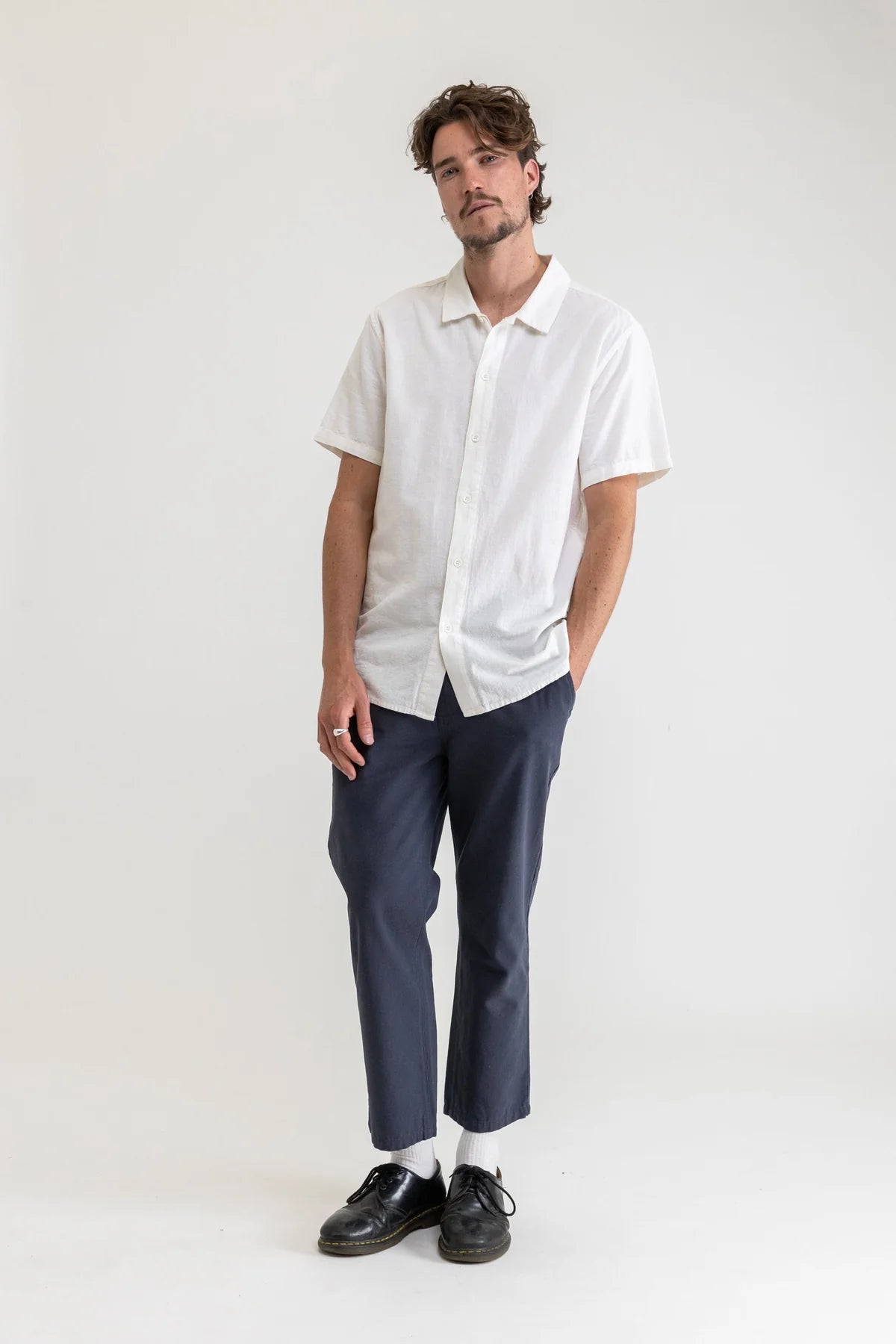 Classic Linen Short-Sleeve Shirt