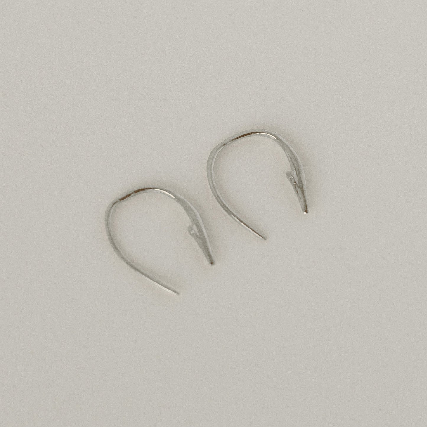 Small Hook Poke Earrings - SS